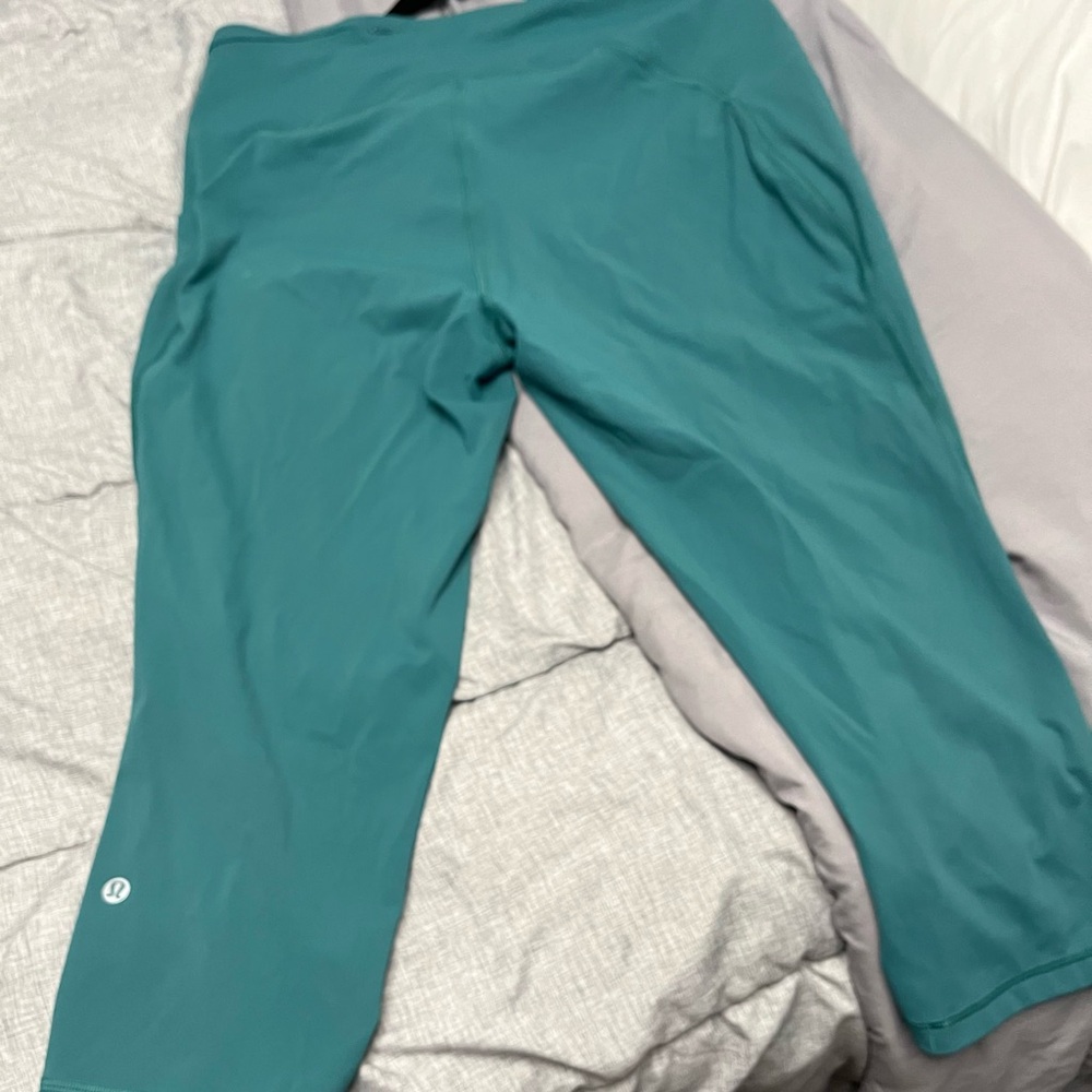 lululemon athletica women Capri Aqua Leggings